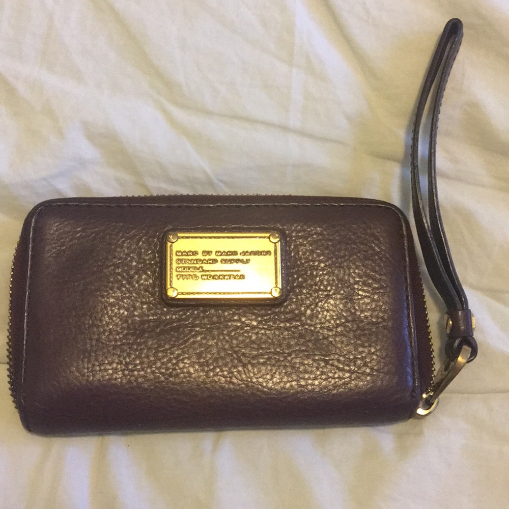Marc Jacobs Wingman Wristlet Phone Wallet Maroon